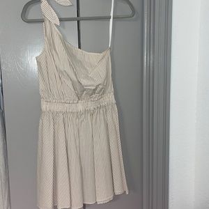 One shoulder dress
